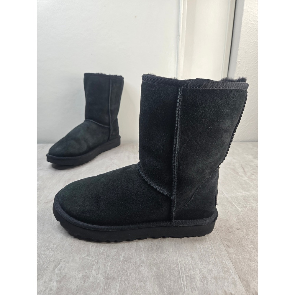 UGG Classic Winter Boots 8 Black Suede Sheepskin Shearling Pull On Winter Bootie